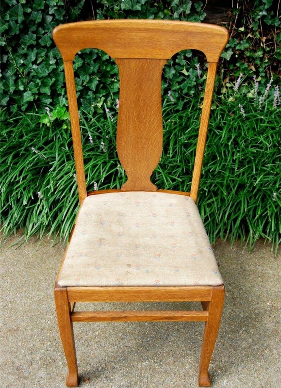 старое сиденье на стуле