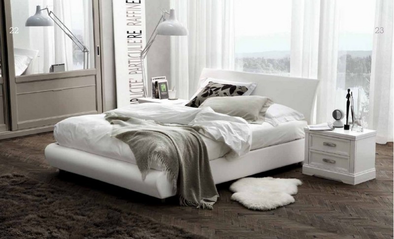 двухспальная белая кровать